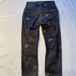 Wunder Under LULULEMON *discontinued* CAMO